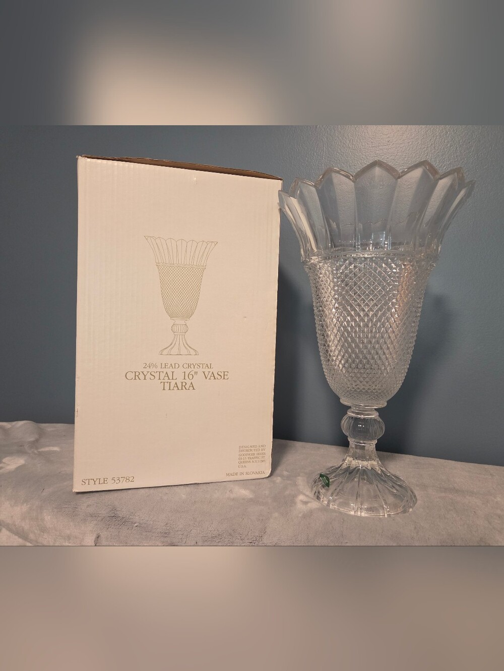 Godinger Shannon 24% Lead Crystal Tiara 16” Pedestal Vase Style 53782 w/ Box